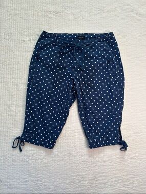 Style Me Polka Dot Navy Drawstring Capris 97% cotton. Size 8